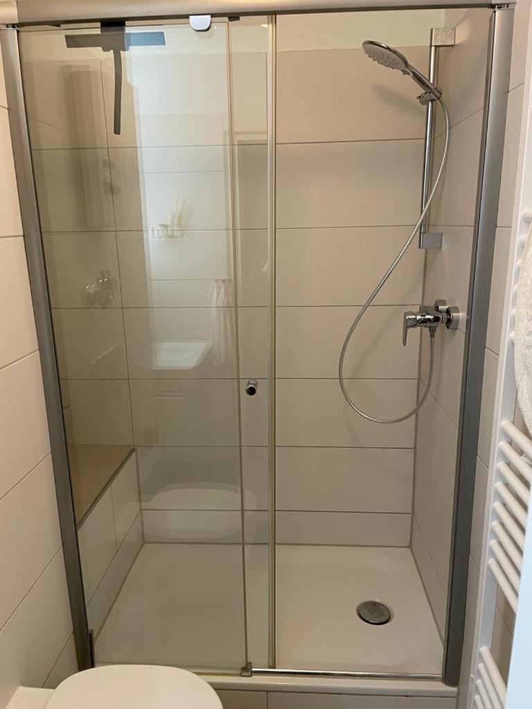 Zentrale, 55m2, Helle 2 Whg Naehe Messe Apartment Düsseldorf