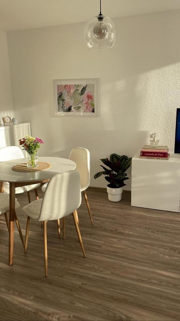 Apartment Zentrale, 55m2, Helle 2 Whg Naehe Messe *