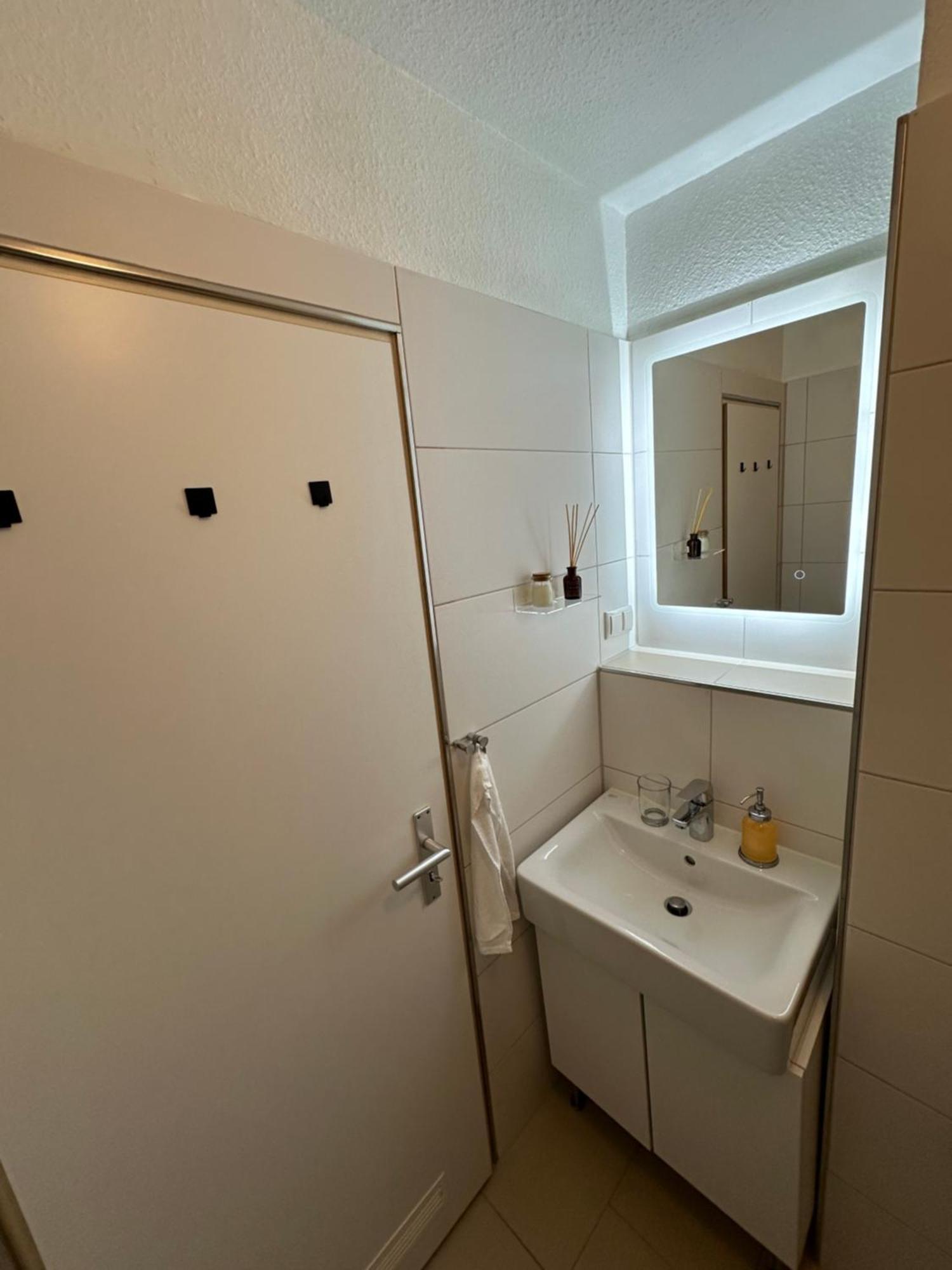 Apartment Zentrale, 55m2, Helle 2 Whg Naehe Messe